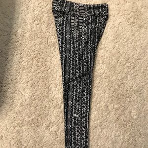 Under Armour Heat Gear Snake Print Leggings